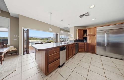 Lihue House | Stunning Kauai Cliffside Estate Over Kalapaki Bay