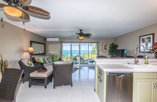 Kailua-Kona Condo | Stunning Ocean View Getaway in Kona!
