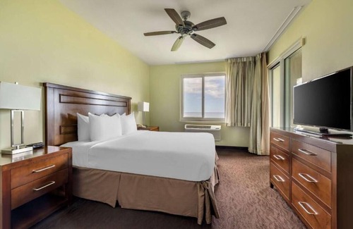 Poipu Hotel | Stunning Oceanfront Escape| 2BR w/Balcony & View