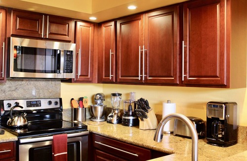 Kihei Condo | Summer Sale,Oceanfront/Ocean view condo in S. Maui,Free A/C, Wifi,Parking, Pool!