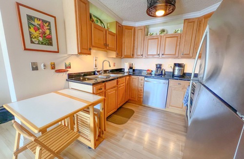 Waikiki Condo | Surfer's Sanctuary at Waikiki Lanais