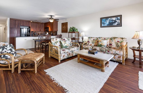 Kailua-Kona Condo | SV4205 2 bedroom, DIRECT OCEANFRONT, Wifi, BREATHTAKING VIEW.