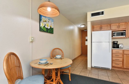 Kahana Condo | Sweet Studio with AC