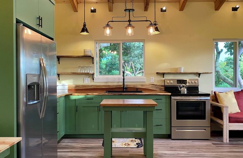 Kalaoa Cottage | The Avocado Cottage