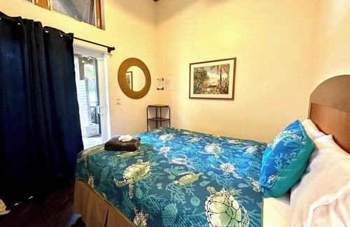 Kapoho Hotel | The Double Suite: Steps from Pāhoa’s Landmarks & Jungle Trails