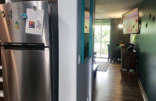 Historic Kailua Village Condo | The Pineapple- Cozy condo in the heart of Kona