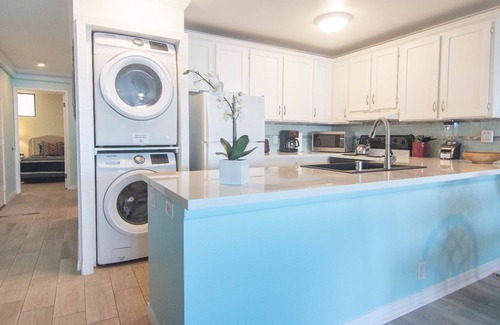 Kailua-Kona Condo | 🏖️Top Floor | Direct Ocean Front View | Air-Conditioned