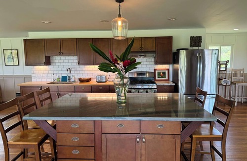 Kahuku Cottage | Tranquil 1-bedroom cottage across from the beach perfect for North Shore getaway