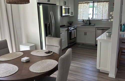 Pepeekeo House | Traveling Nurse Haven - 3BR, Furnished, WiFi, AC