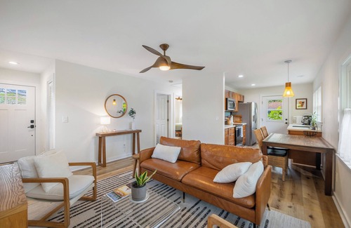 Kailua Cottage | Tropical Awakea Cottage