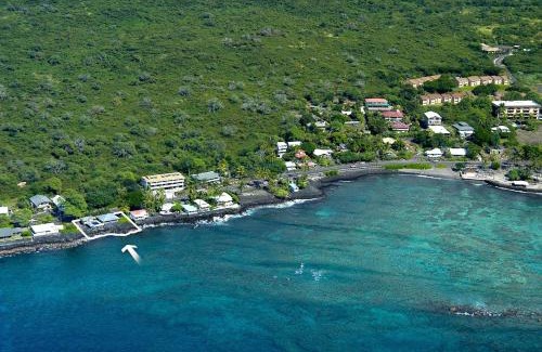 Kahaluu Bay House | Turtle Rock - Ocean Front Cottage with pool