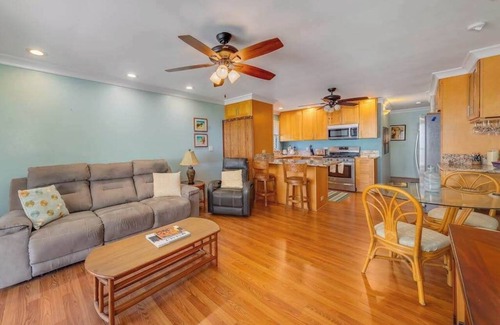 Ualapue Apartment | Unwind in an Ocean-View Condo with Private Balcony & Shared Pool