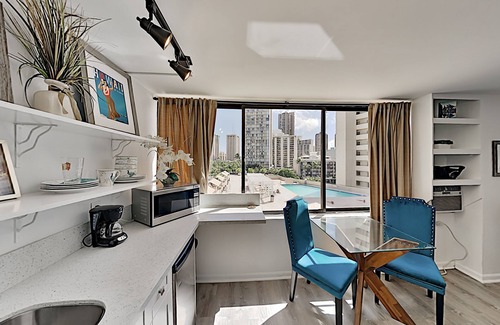 McCully - Moiliili Condo | Upbeat Hawaiian Monarch Studio | Pool + Gym