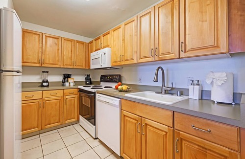 Kahana Condo | Valley Isle Resort - 4BR Condos - Sleeps 12