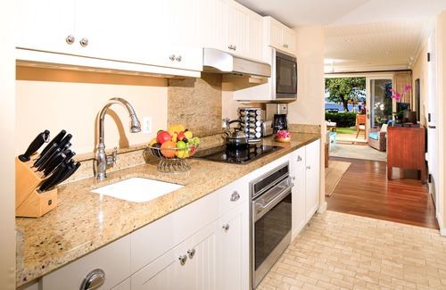 Kahuku Apartment | Villa 102: Fall Reduced 50%! Ocean View Turtle Bay Beachfront