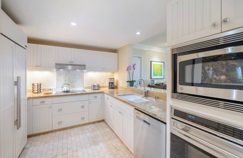Kahuku Villa | Villa 305-306 OceanView Turtle Bay Beachfront