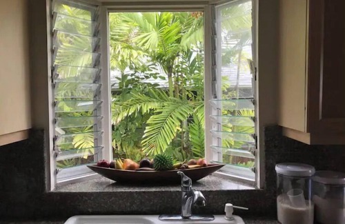 Kalama Tract Villa | Villa Frangipani, Kailua/2 minute walk to Beach February 2027 Specials
