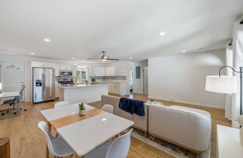 Wahiawa House | Wahiawa 4BR - Sleeps 8, 2 Baths, WiFi, Parking, AC
