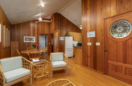 Puako Cottage | Waialea Bay Beachfront Home with AC