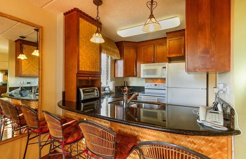 Waikiki Condo | WAIKIKI 1 BR CRN, FREE PKG NO RESORT FEE BEACH ITEMS, CALLS YOUTUBE, NETFLIX