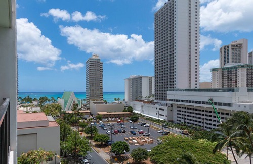 Waikiki Condo | Waikiki Beach Ohana Suite - Ocean Views, block to beach, FREE PARKING!