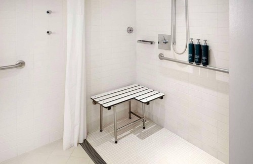 Waikiki Resort | Waikiki | Harborfront Getaway | Pool & Marina | 1BR