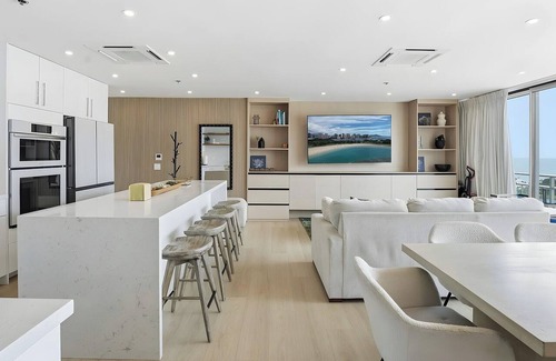 Waikiki Condo | Waikiki, Ilikai, Spacious 4 BR, Oceanfront, Sleeps 12