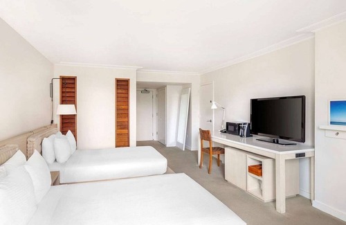 Waikiki Resort | Waikiki | Island City Getaway | Pool & Marina | Double Room