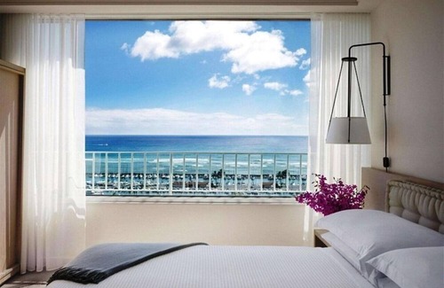Waikiki Resort | Waikiki | Ocean Breeze Stay | Pool & Marina | King Room