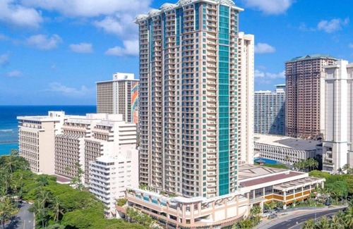 Waikiki Apartment | Waikiki | Ocean View Retreat | Pool & Beach | 2BR Luxury