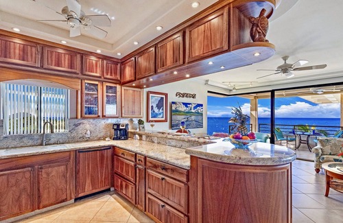 Wailea Condo | Wailea Oceanfront:"Sunsational" Condo, Surf & Sandy Beach steps away: Views!