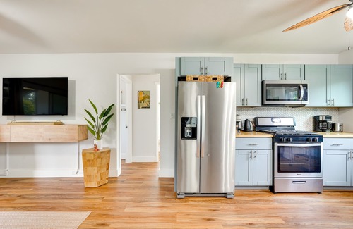 Historic Kailua Village Apartment | Walkable Kailua-kona Condo - 2 Blocks to Pier!