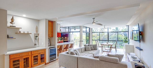 1 Mi to Beach, Remote Work Hub: Modern Kailua Gem!