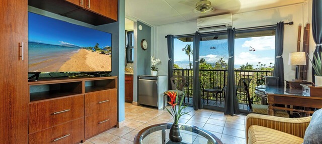 109.00 OceanView, Full-Size W/D, Dishwasher, 55"TV, Hotel-Zone, Beach across St,