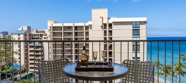 10th floor oceanview studio, AC, resort amenities, walk to shops, dining & beach