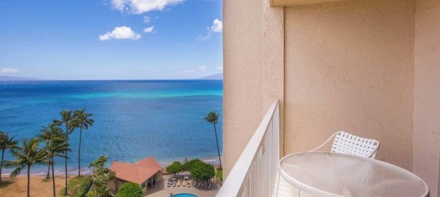 10th floor oceanview studio, AC, resort amenities, walk to shops, dining & beach