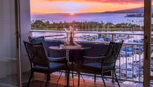 1341- Ilikai Collection 7- Gorgeous Sunset and Beachfront Condo