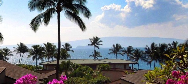 1br/1ba Condo Steps From The Pavilion pool, Mokapu Beach with beautiful views.