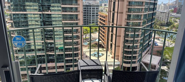 2-bedroom Waikīkī apartment sleeps 7 with FREE Parking in Waikiki