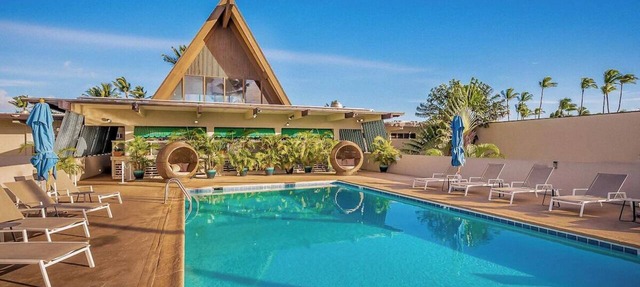 2 Units with Outdoor Pool Access | Convenient Maui Stay | Kanaha Beach - 2.9 mi