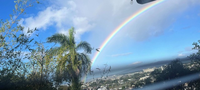 3-bedroom house in fabulous Honolulu with cool AC, beautiful view of skyline.