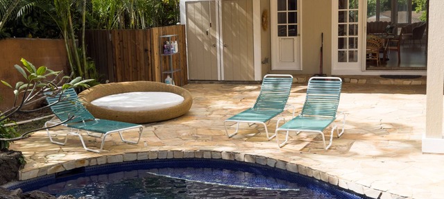 3-bedroom house in Waikiki with pool/jacuzzi, walking distance from the beach