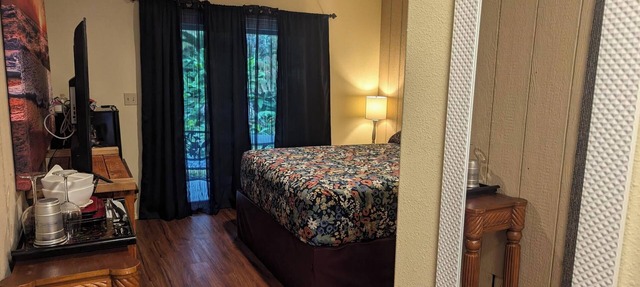 3 rooms with Wifi and shared Spa - Group Wing Left