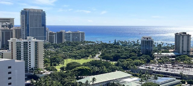 30th Waikīkī Oceanview Studio B FREE Beach Gear Kitchenette Pool 2G