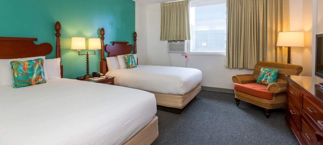 4 x Deluxe Two Doubles Room at Pagoda Hotel