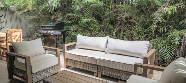 75ft from the Ocean! Great Location! Puamana 24-4