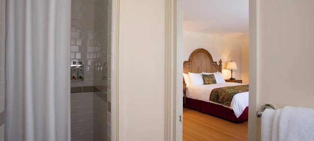 A Place You'll Surely Enjoy! Deluxe Crater View King Unit, Parking & Bike Rental