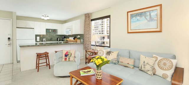 A Repeat Guest Favorite! Great location! FREE Parking & Wi-Fi, Pool & more!