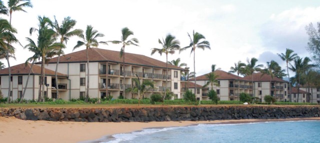 Adorable 1-bedroom Kapaa condo w/AC on the Bike path in ocean front Pono Kai
