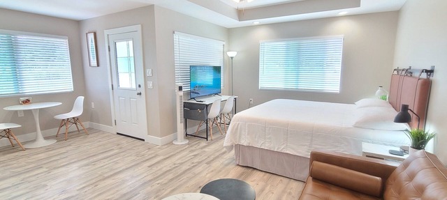 Air Conditioned! Cozy & Modern Style Studio King Bed Free Laundry